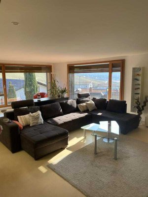 Großzügige und helle 3 1/2 Zimmer Wohnung mit Terrasse und toller Aussicht in Beutelsbach