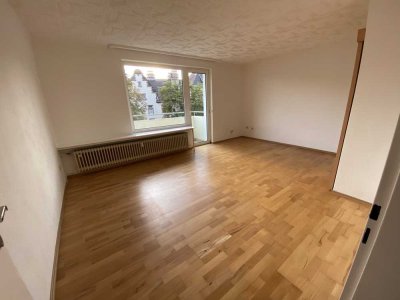 Gepflegte 2-Zimmer-Wohnung mit Balkon und EBK in Kassel nahe Auestadion