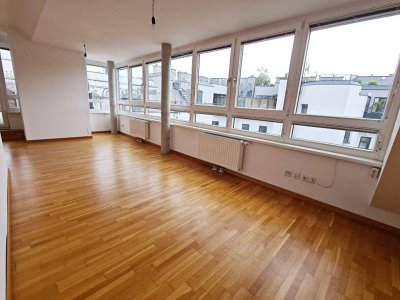 ROLLINGERGASSE, DACHGESCHOSS, 106 m2 Maisonette mit 30 m2 Terrasse, Wohnküche, 2 Zimmer, Wannenbad, Parketten, WG-geeignet