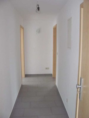 Helle 2 Zimmer Wohnung mit Tageslichtbad und Balkon in Karlsruhe (Kreis), Eggenstein-Leopoldshafen.