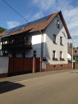 Ansprechende und gepflegte 3-Zimmer-DG-Wohnung in Birkenhördt