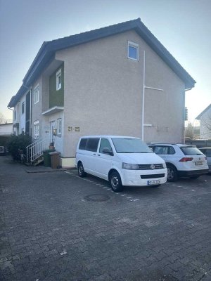 Geräumiges Reihenmittelhaus mit Südgarten und Balkon in zentraler Lage