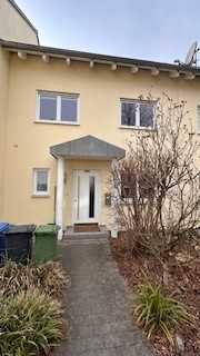 Geschmackvolles 5-Zimmer-Reihenhaus mit EBK in Feldkirchen in ruhiger Lage