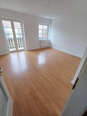 3-Zimmer-Wohnung mit praktischem Stellplatz – Ihr neues Zuhause im Hammerweg 7, Dessau!