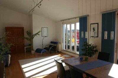 Helle 3-Raum-Penthouse-Wohnung mit EBK und 2 Dachterrassen in Biberach