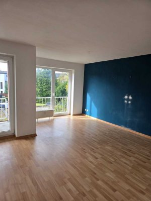 großzügige, schöne 3-Zimmer-Whg. in guter Lage