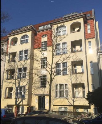 Sonnige 4 Zimmer Altbau Wohnung in Friedenau Schöneberg)