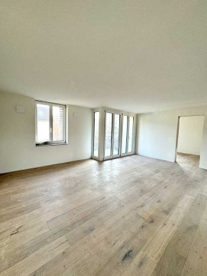 Eleganz und Komfort: 3-Zimmer-Wohnung mit großzügigem Balkon und neuer Top-Küche!