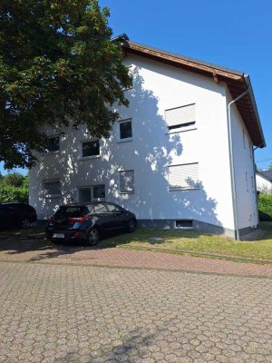 Freundliche 2-Zimmer-Wohnung mit Balkon in Bassenheim