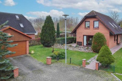 Familienoase zwischen Wismar und Schwerin: Schönes EFH mit gepflegtem Garten und einer Garage