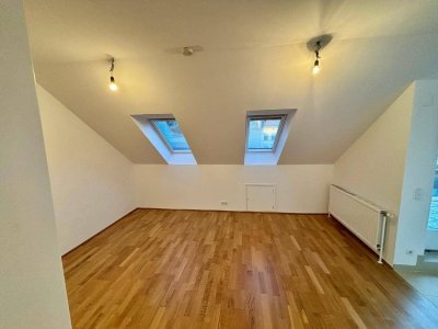 2-Zimmer Altbauwohnung mit Terrasse in guter Lage