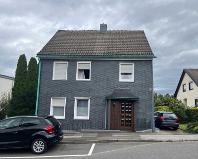 Zweifamilienhaus in beliebter Wohnlage von Wermelskirchen-Dabringhausen