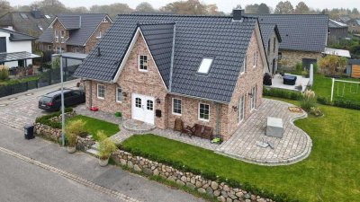 Nordischer Traum: Friesenhaus mit hochwertiger Ausstattung auf ca. 450 m² Grundstück