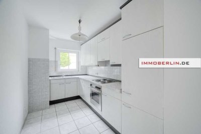 IMMOBERLIN.DE - Angenehme Lage! Sonnige Wohnung mit Südloggia & Pkw-Stellplatz