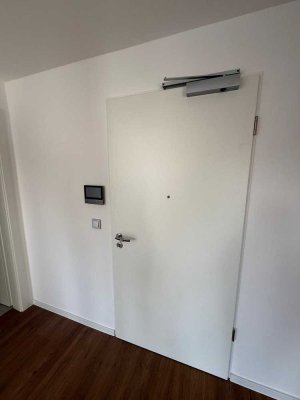 Erstbezug mit Balkon und Einbauküche: Exklusive 2-Zimmer-Wohnung mit geh. Innenausstattung