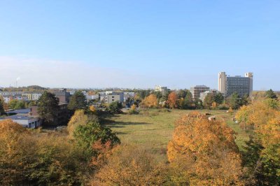 Ansprechende und gepflegte 4-Raum-Wohnung mit geh. Innenausstattung mit Balkon und EBK in Darmstadt