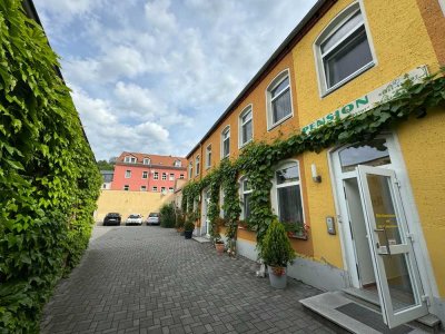 Das könnte sich für Sie rentieren! Wohnen und Gewerbeflächen sowie florierende Pension.