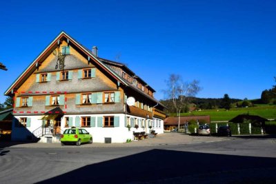 Schöne Wohnung mit zwei Zimmern und EBK in Stiefenhofen