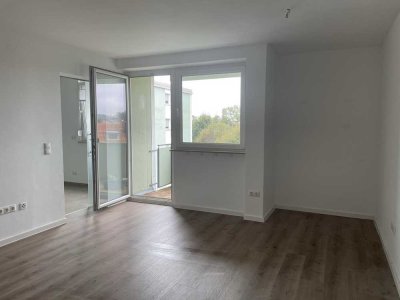 Exklusive 3-Zimmer-Wohnung mit gehobener Innenausstattung mit Balkon und EBK in Holzkirchen