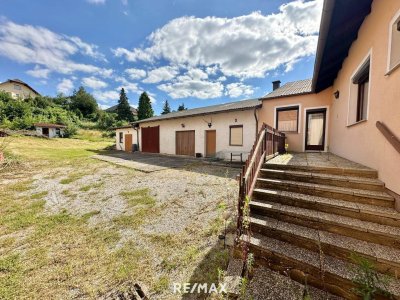 Landhaus mit großem Garten und Garage!