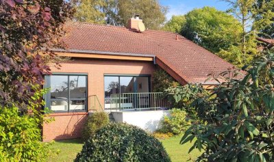 Einfamilienhaus mit großem Garten in Ortsrandlage