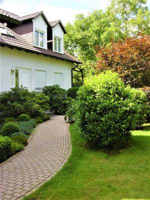 Komfort-Haus mit Garten, Toplage, Topausstattung, zentral in Kronberg