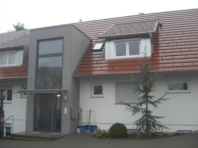 2-Zimmer-DG-Wohnung mit Balkon und Einbauküche in Tettnang-Langnau