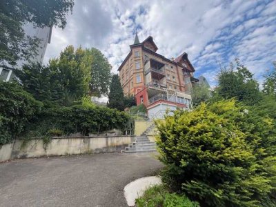 Mehrfamilienhaus in zentraler Lage mit Garten, Garage und Stellplätzen