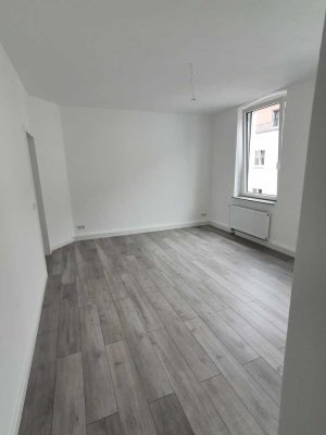 Liebevoll sanierte, helle Wohnung im Altbau, mit Balkon