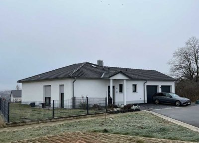 HOCHWERTIGER BUNGALOW -KFW 55- IM FRÄNKISCHEN SEENLAND