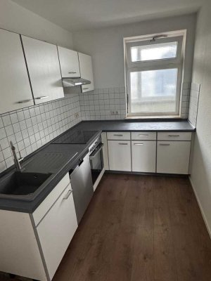 Maisonettewohnung // 3-Zimmer mit Einbauküche, 2 Balkone, TG-Stellplatz & Bühne