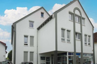 Sofort einziehen: modernisierte 3-Zi.-ETW mit Balkon und 2 Stellplätzen in Büttelborn