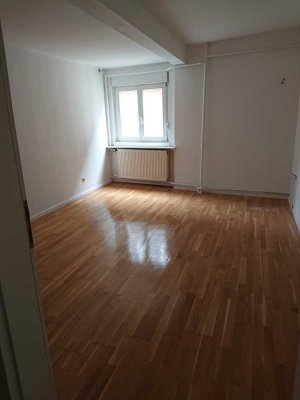 6 - Zimmer Altbau komplette Etage