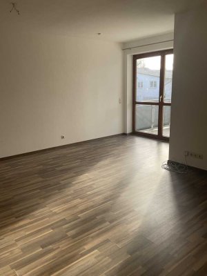 Exklusive 2-Raum-Wohnung mit Balkon und EBK in Günzburg