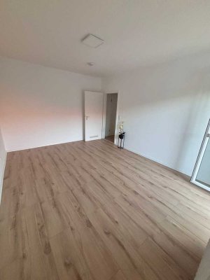 +++ Schöne 2 Zi.-Whg. mit großem Balkon + ca. 60 qm Wfl. + EBK + Karlsruhe-Hagsfeld +++