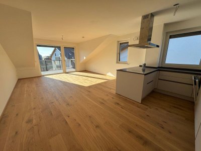 ERSTBEZUG | 3 Zimmer Dachgeschoß Wohnung mit 100m2 Wohnfläche | SW-Terrasse, 2 TG Plätze | Hallwang