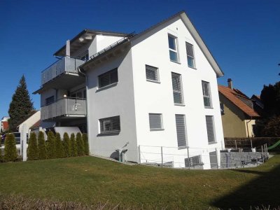 Moderne und helle 4,5 Zimmer Etagen-WHG mit EBK, Balkon & Garage ab sofort zu vermieten!