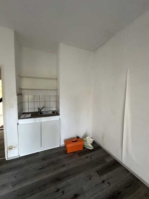 Stilvolle, vollständig renovierte 1-Zimmer-Wohnung mit Balkon in Berlin Lichterfelde (Steglitz)