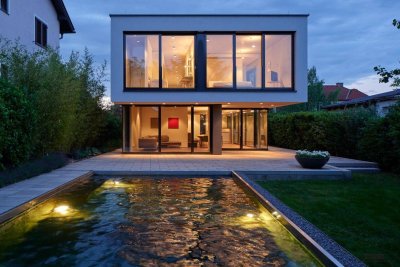 Architektonisches Meisterwerk // traumhafte Luxusvilla mit Pool