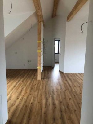 Exklusive 2-Raum-Dachgeschosswohnung mit gehobener Innenausstattung mit Balkon und EBK in Dresden