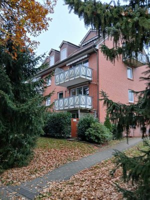 sehr schöne  2-Zimmer-DG-Wohnung mit Loggia und Balkon