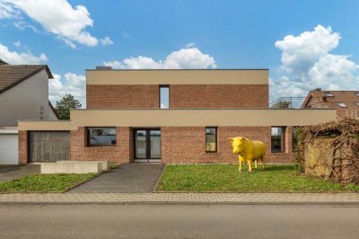 Sehr große Eigentumswohnung in Niederkassel - Haus im Haus in wunderbarer Lage