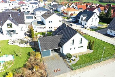 Einfamilienhaus mit großem Garten im Neubaugebiet in Deining.