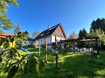 Schramberg-Sulgen: 1-2 Familienhaus mit großem Grundstück und grandioser Aussicht!