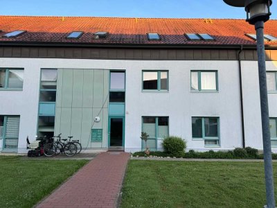 Preiswerte 2-Raum-Erdgeschosswohnung in Gronau (Leine) für Kapitalanleger.