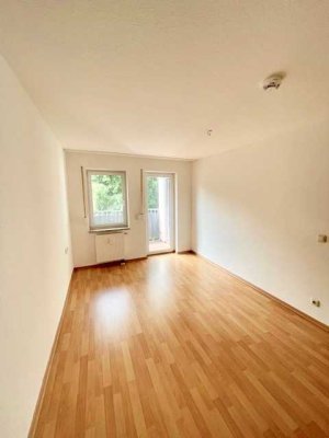 2 Raum im gepflegten Neubau mit Balkon und Aufzug direkt am Park