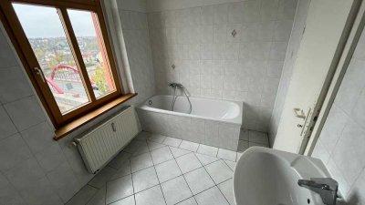 Werdau-West, 2-Zi.-Whg., Bad mit Wanne, kleines Schlafzimmer