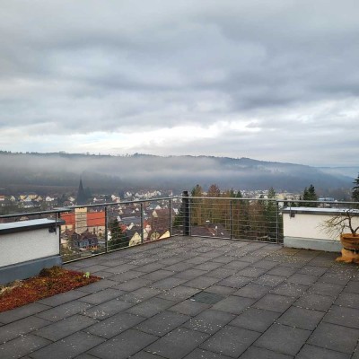 Freundliche 4-Zimmer-Penthouse-Wohnung mit gehobener Innenausstattung mit Balkon in Lorch