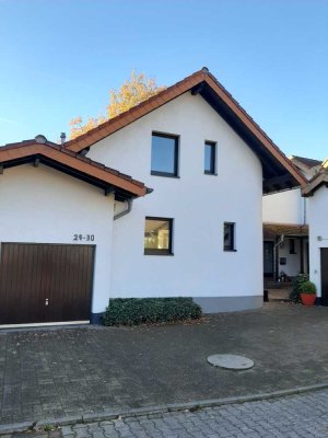 4-Zimmer-Reihenendhaus mit geh. Innenausstattung