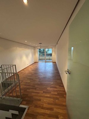 Exklusive 2-Zimmer-Maisonette-Wohnung mit Balkon in Neu-Ulm